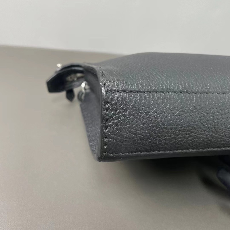 Fendi peekaboo fit公事包黑色28*21*6  98新肩帶塵袋-4