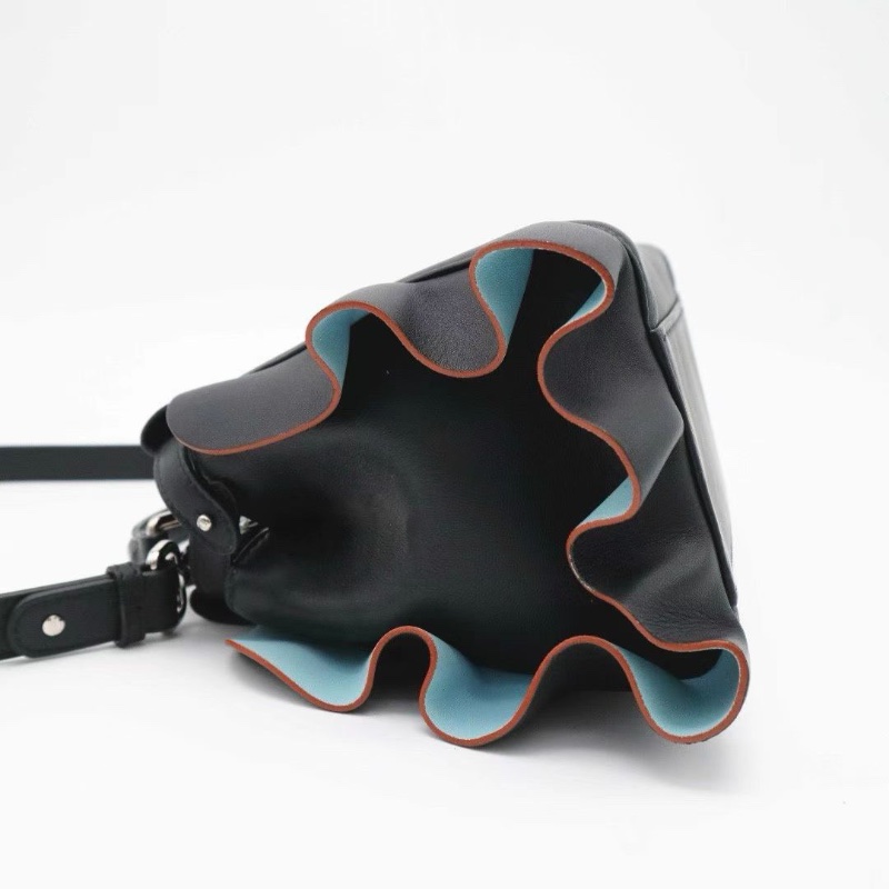 FENDI 小號 Peekaboo 荷葉邊 手提包23*16*12 98新配件塵袋-3