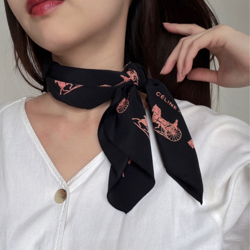 Celine 黑色馬車圖案絲巾思琳 方巾 小領巾-0