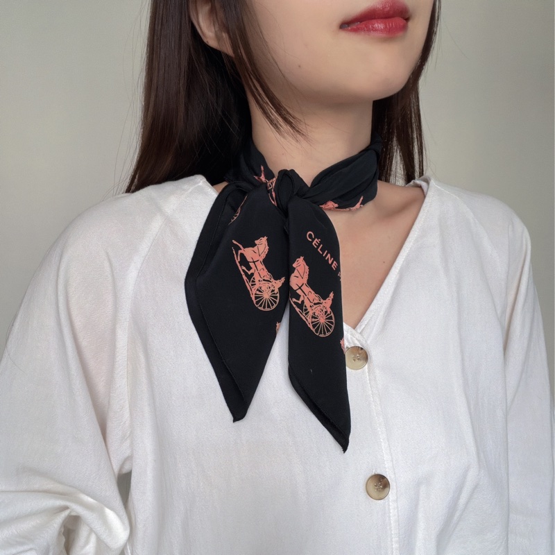 Celine 黑色馬車圖案絲巾思琳 方巾 小領巾-4