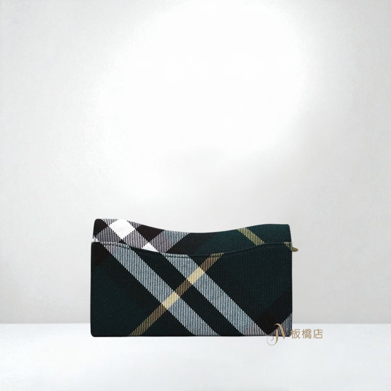 JY0328-Burberry 綠色菱格紋金釦下蓋長夾-4