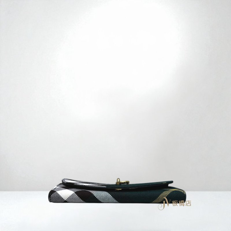 JY0328-Burberry 綠色菱格紋金釦下蓋長夾-7