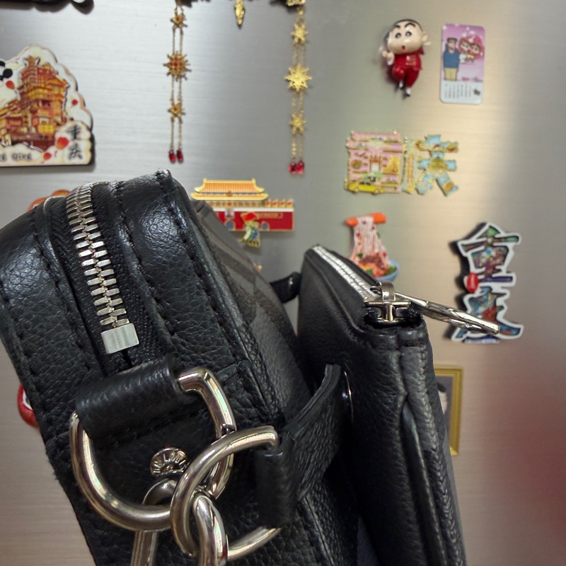 LV 黑灰格Trio斜背包-6