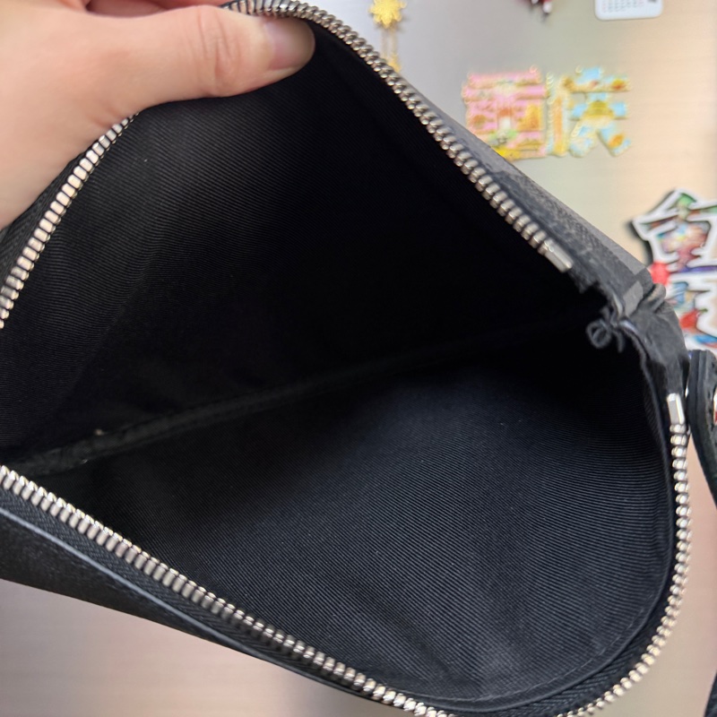 LV 黑灰格Trio斜背包-16