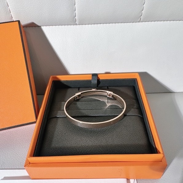 Hermes愛馬仕 Chien Collier de Chien 18K玫瑰金鑲鑽 CDC手鐲 ，SH 小號，2024 年購入-1