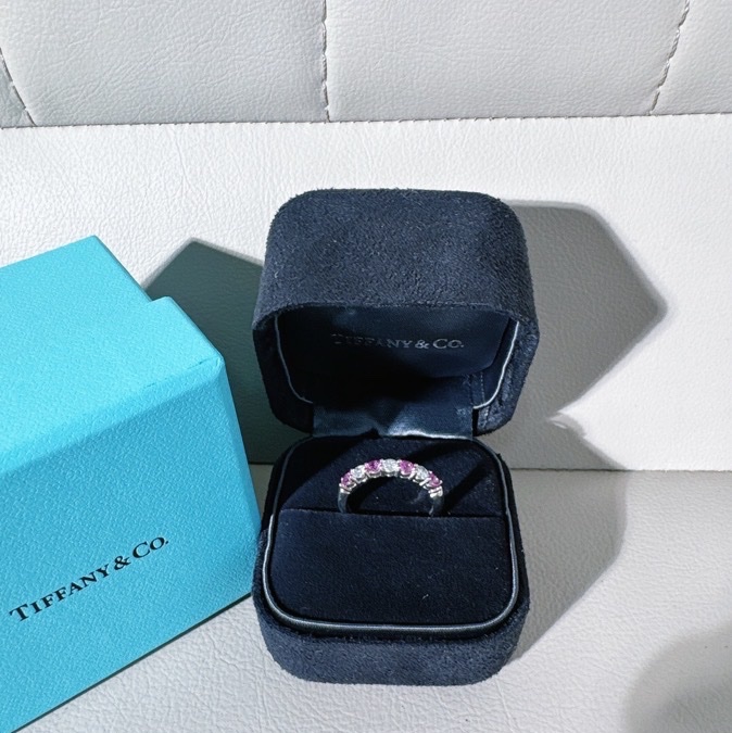 Tiffany 蒂芙尼  Embrace系列，粉色藍寶石鑲鑽戒指，50 號，經典款，仙氣十足-1