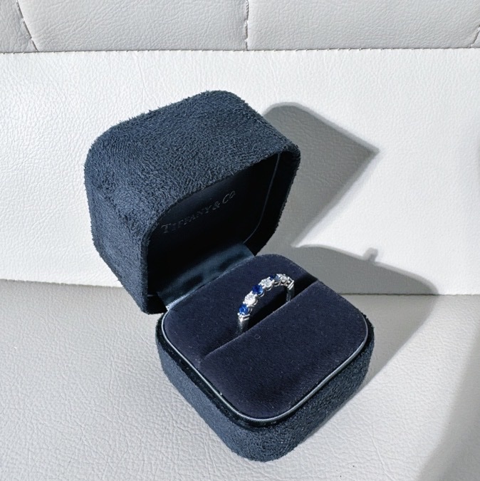 Tiffany蒂芙尼Embrace系列藍寶石+鑽石鉑金戒指，尺寸49 號-1