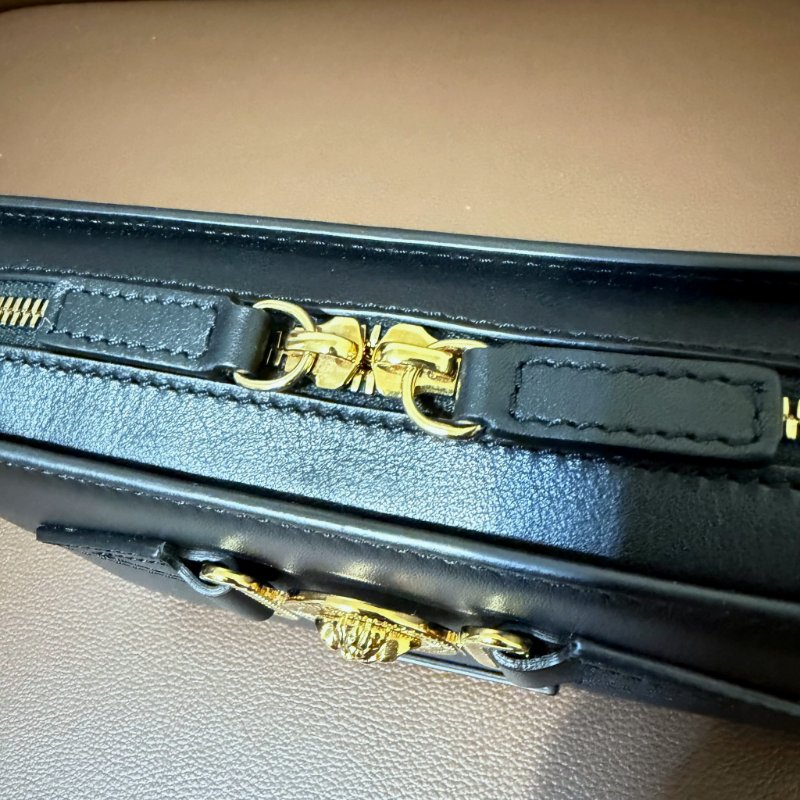 VERSACE La Medusa 黑金相機包-14