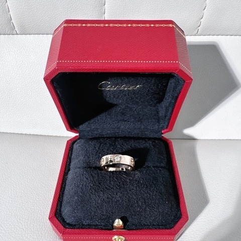 Cartier卡地亞LOVE系列18K玫瑰金三鑽戒指 ，52 號，2024 年購入