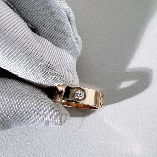 Cartier卡地亞LOVE系列18K玫瑰金三鑽戒指 ，52 號，2024 年購入-1