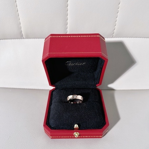 Cartier卡地亞LOVE系列18K玫瑰金三鑽戒指 ，52 號，2024 年購入-2
