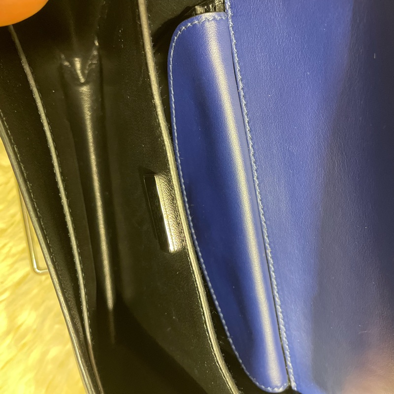 Prada 窩釘鏈帶Flap Bag-8