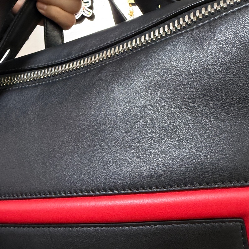 Fendi 黑牛皮黃色Logo銀釦手提斜背包-2