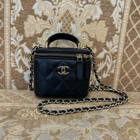 Chanel 黑羊皮菱格金釦mini手提斜背小方盒鏈包AP2198