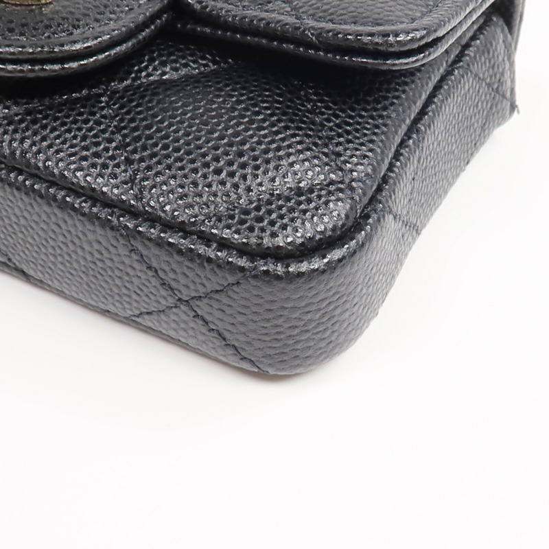 CHANEL 牛皮皮革Waist Bag金扣腰包-11