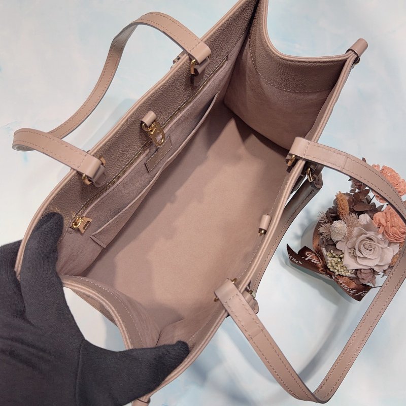 LV OnTheGo MM大象灰手提包-4