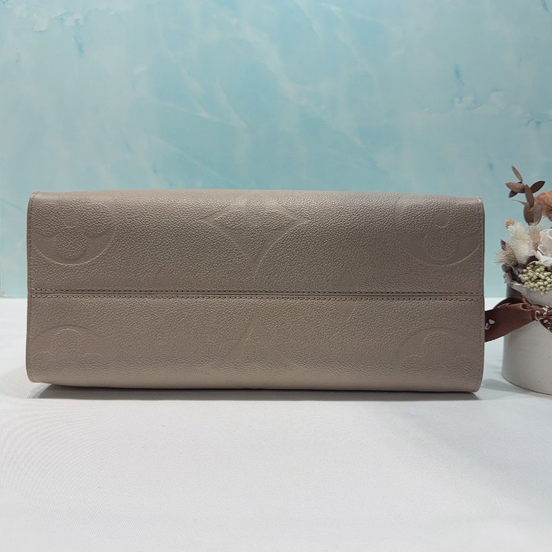 LV OnTheGo MM大象灰手提包-5