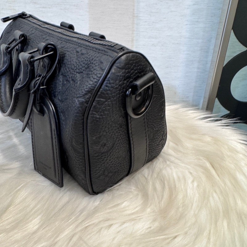 LV Keepall25 黑牛皮手提斜背波士頓包 晶片款-3