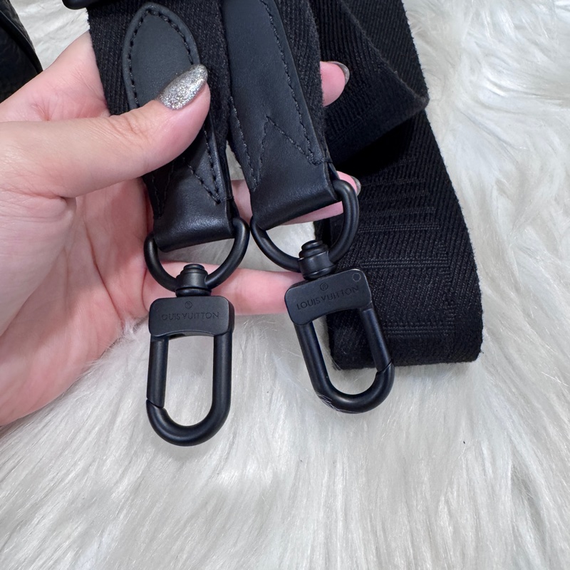 LV Keepall25 黑牛皮手提斜背波士頓包 晶片款-13