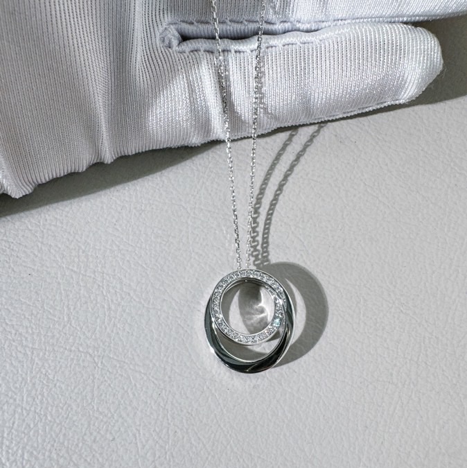 Cartier卡地亞 ETINCELLE DE CARTIER系列 白金帶鑽圓環項鍊，少有的款式-4