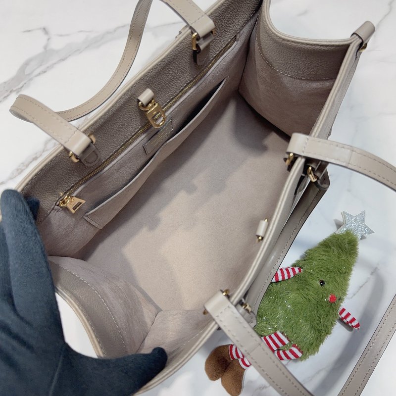 LV OnTheGo MM大象灰皮革托特包-4
