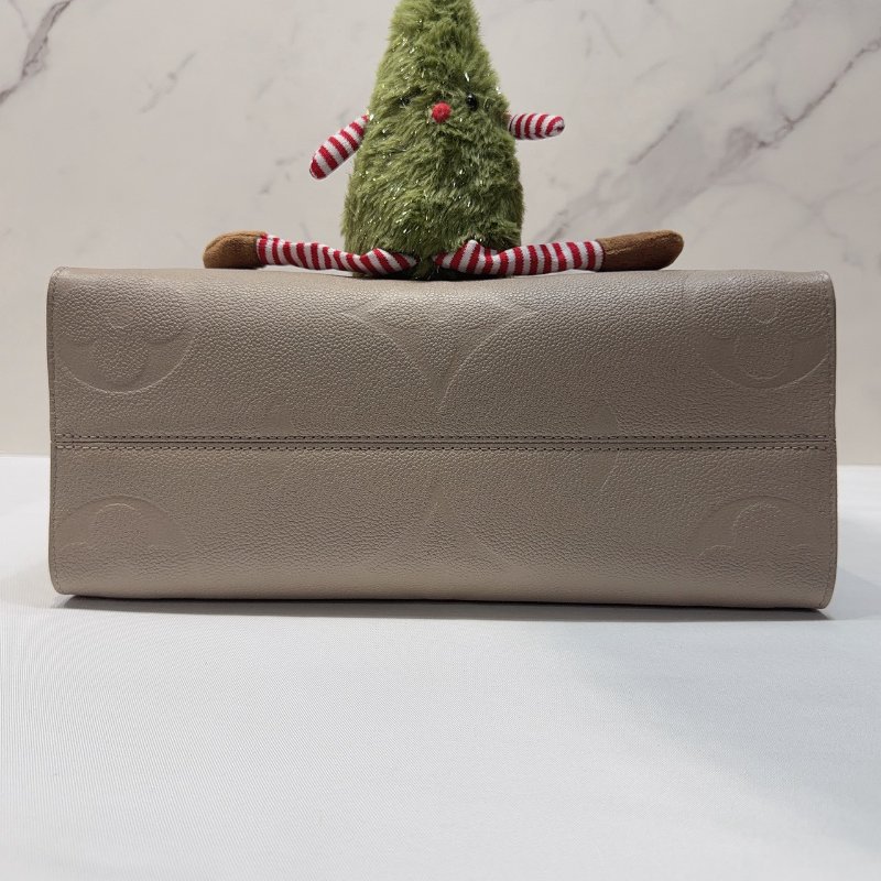 LV OnTheGo MM大象灰皮革托特包-5