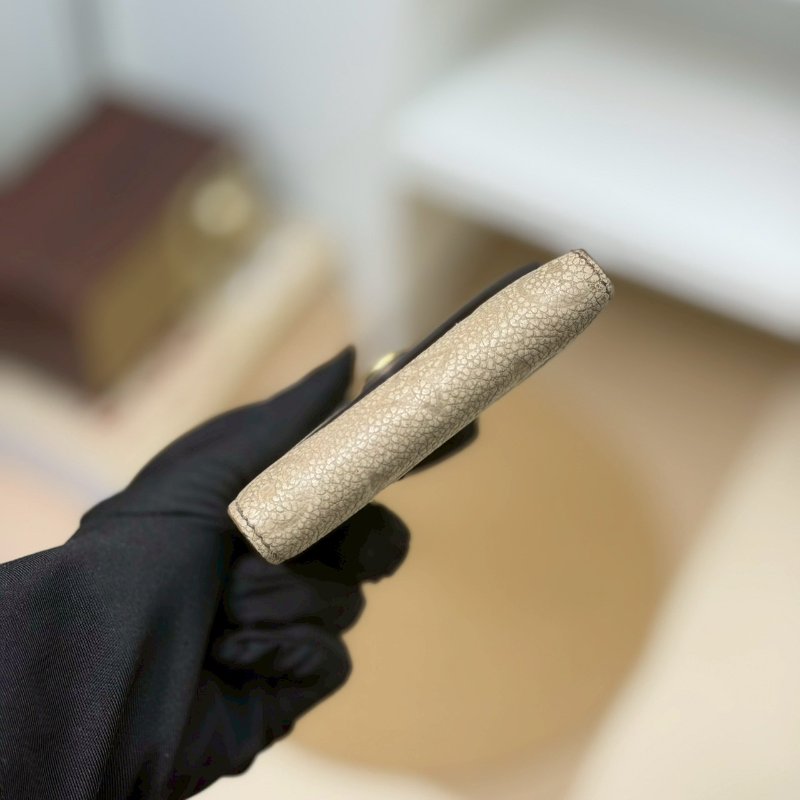 🏷️LV 路易威登．Zoé Mini 三折短夾 M69800/客人寄賣-12