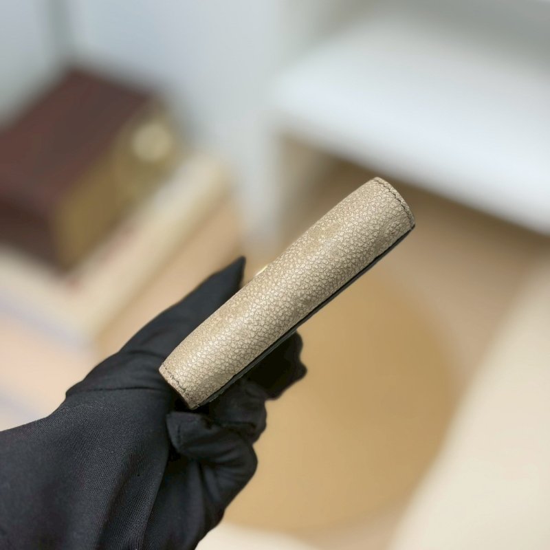 🏷️LV 路易威登．Zoé Mini 三折短夾 M69800/客人寄賣-13