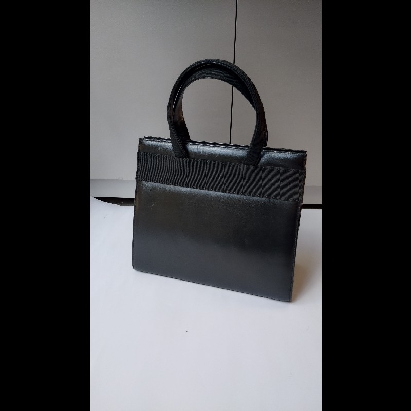 Ferragamo 經典金釦黑皮革手提包-1