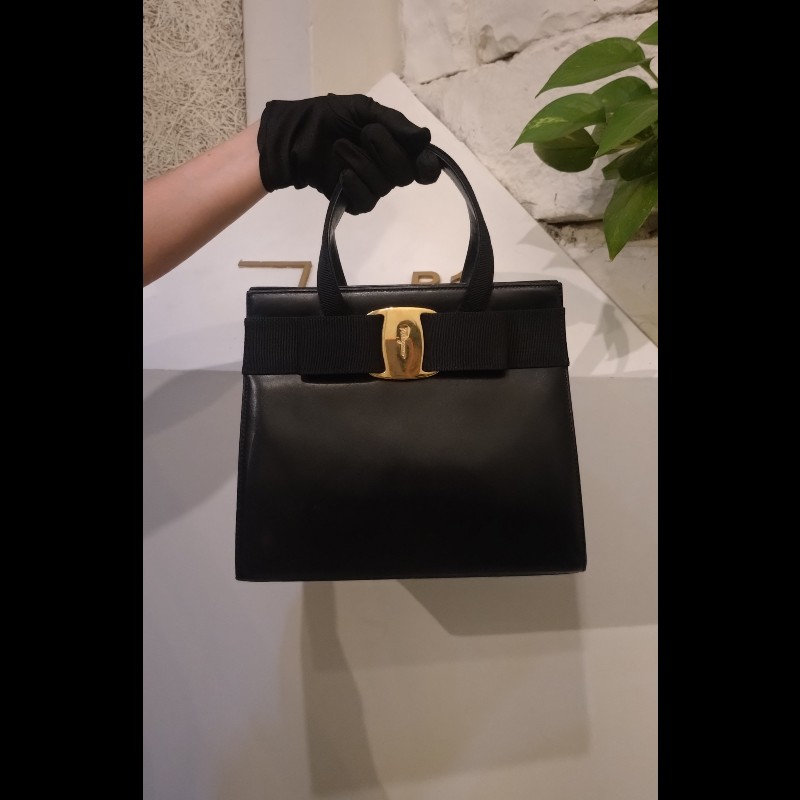 Ferragamo 經典金釦黑皮革手提包-2