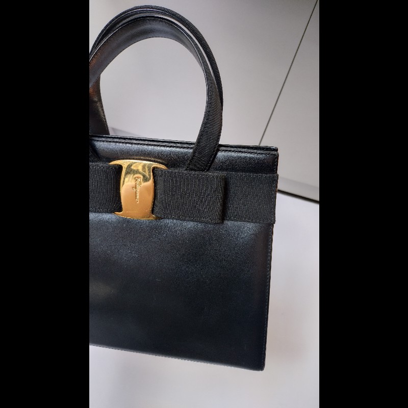 Ferragamo 經典金釦黑皮革手提包-4