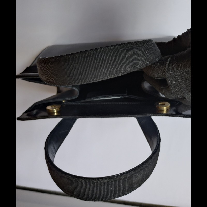 Ferragamo 經典金釦黑皮革手提包-10