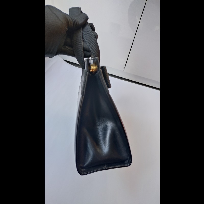 Ferragamo 經典金釦黑皮革手提包-17