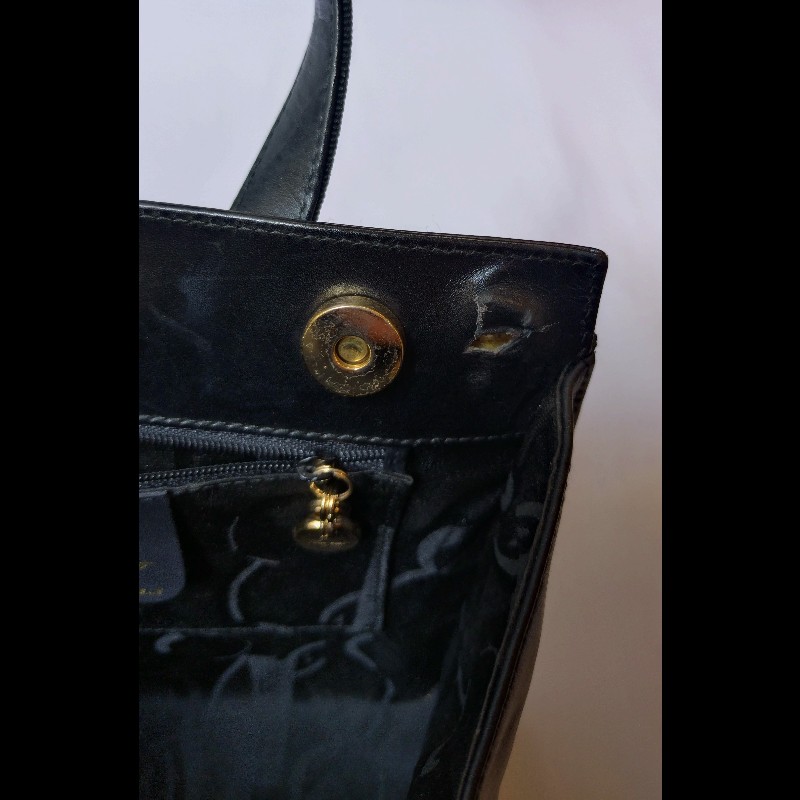 Ferragamo 經典金釦黑皮革手提包-24