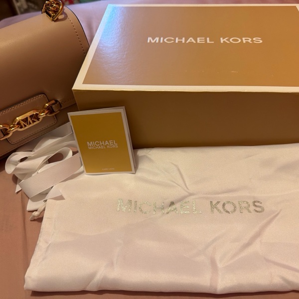 MK Michael Kors 裸粉色鏈條斜背包-9