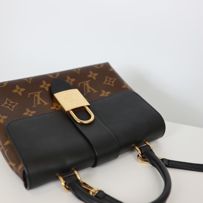 二手 Lv locky bb 黑色老花鎖頭包-14