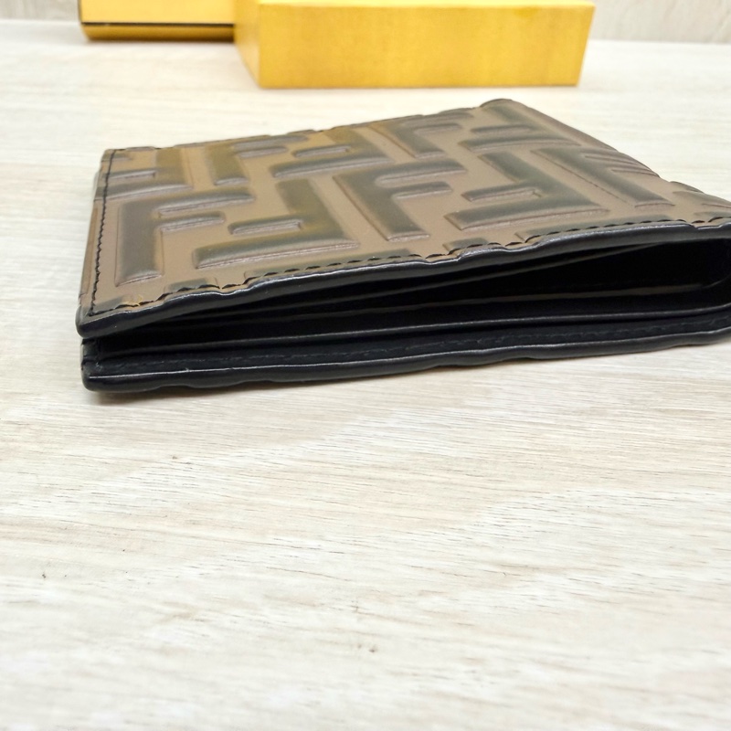 FENDI棕色牛皮拚黑色浮雕雙F對開短夾7M0169-8