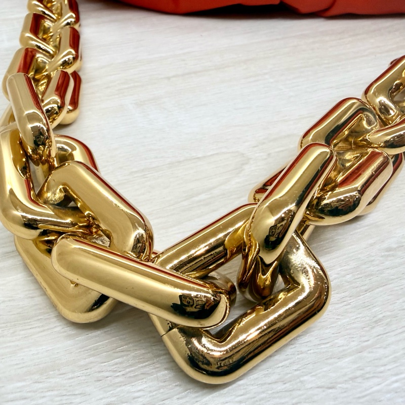 BV橘色粗金鏈雲朵包-14