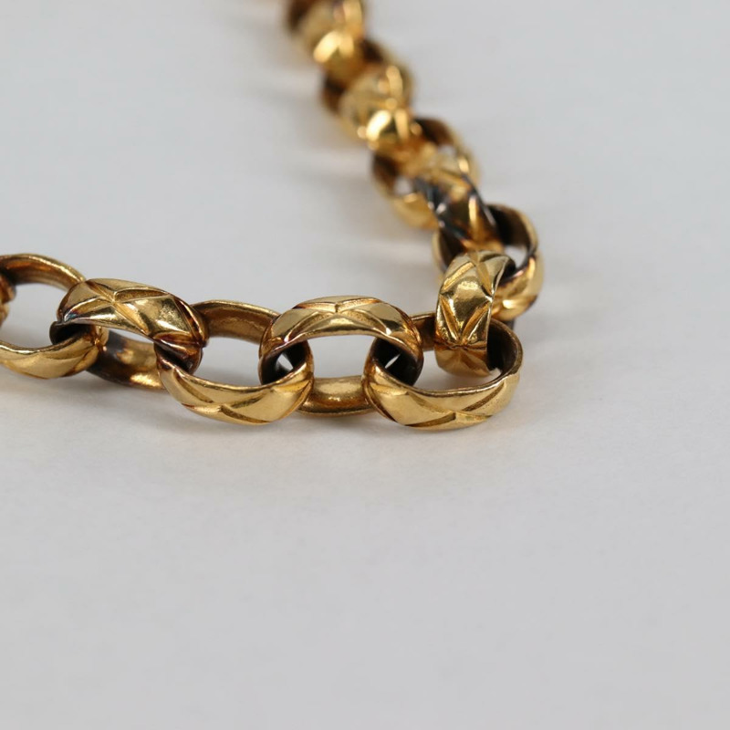 【日本直送】香奈兒 (CHANEL) 鏈條肩背包，羊皮材質，金色 CC 標誌，貨號 135116SM-6