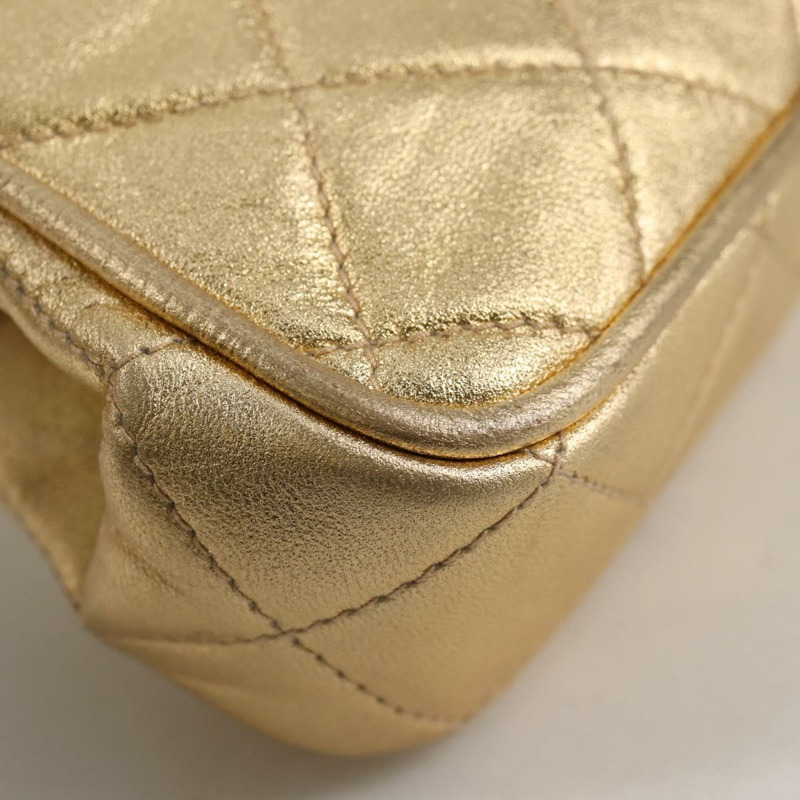 【日本直送】香奈兒 (CHANEL) 鏈條肩背包，羊皮材質，金色 CC 標誌，貨號 135116SM-17