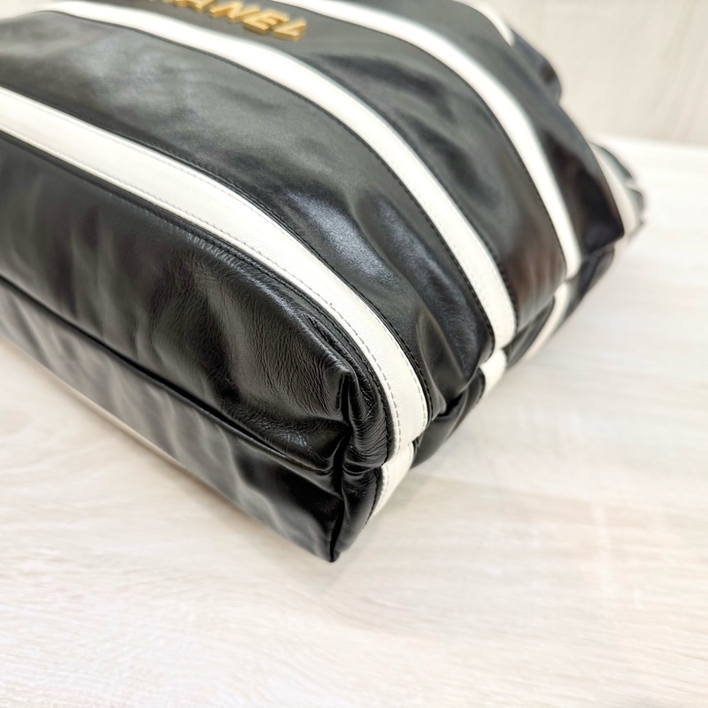 CHANEL黑色羊皮條紋小號22BAG/AS3260-14