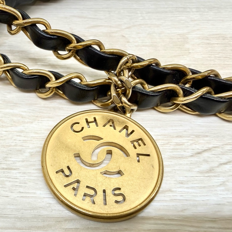 CHANEL黑色羊皮條紋小號22BAG/AS3260-18