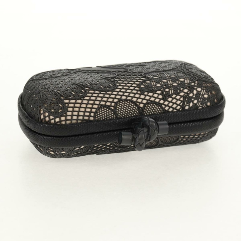 【日本直送】BOTTEGA VENETA 灰色金屬結飾手拿包，正品編號 147725SAV-4