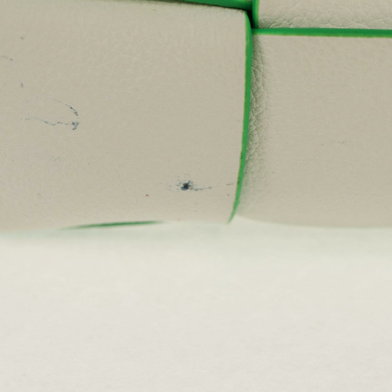 【日本直送】BOTTEGA VENETA MAXI INTRECCIATO 盒式包皮白色綠色正品 bs30121M-6