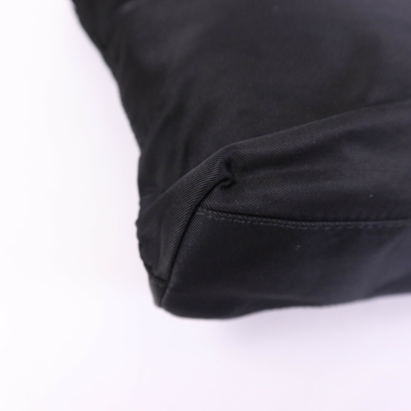 PRADA 尼龍Hand Bag銀扣手挽袋-10