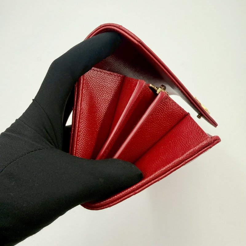 YSL紅色金釦粒紋牛皮山形紋下蓋長夾-8