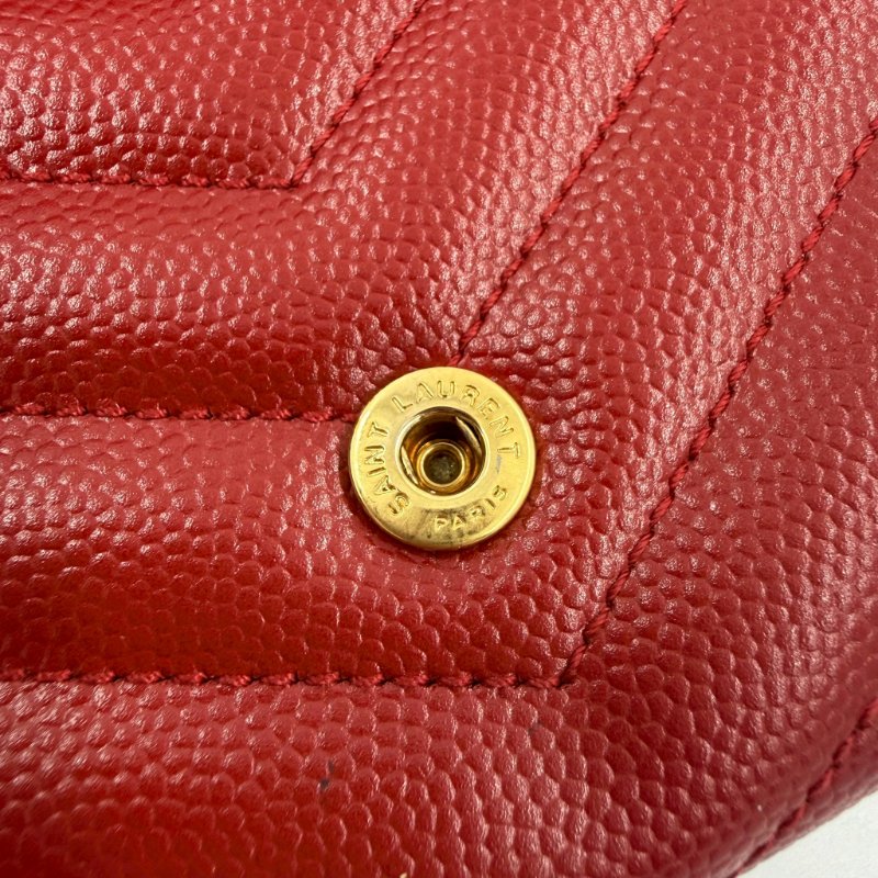 YSL紅色金釦粒紋牛皮山形紋下蓋長夾-14