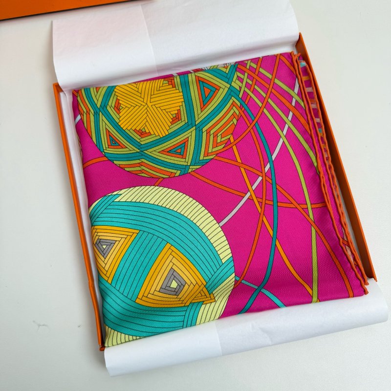Hermes 愛馬仕 絲巾 90*90cm 閒置新-1