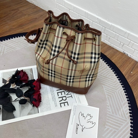 Burberry經典戰馬格紋水桶包 vintage  二手 中古
