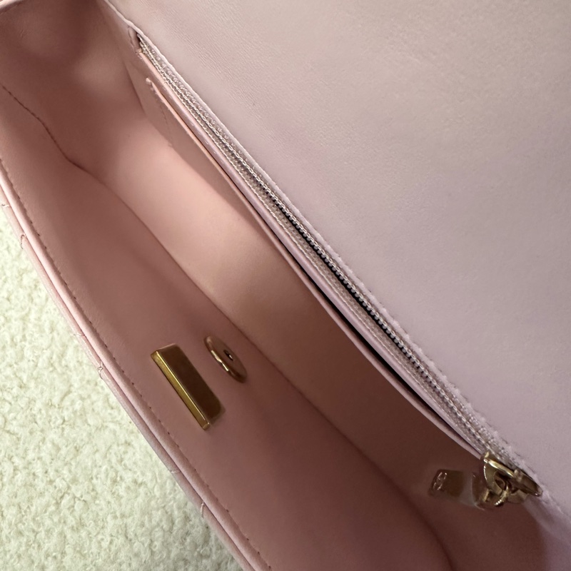 CHANEL香奈兒 24K 皮穿鏈 品牌徽標Logo 菱格紋縫線 羊皮材質 金色五金 單肩包 迷你 女款 淡粉色-5